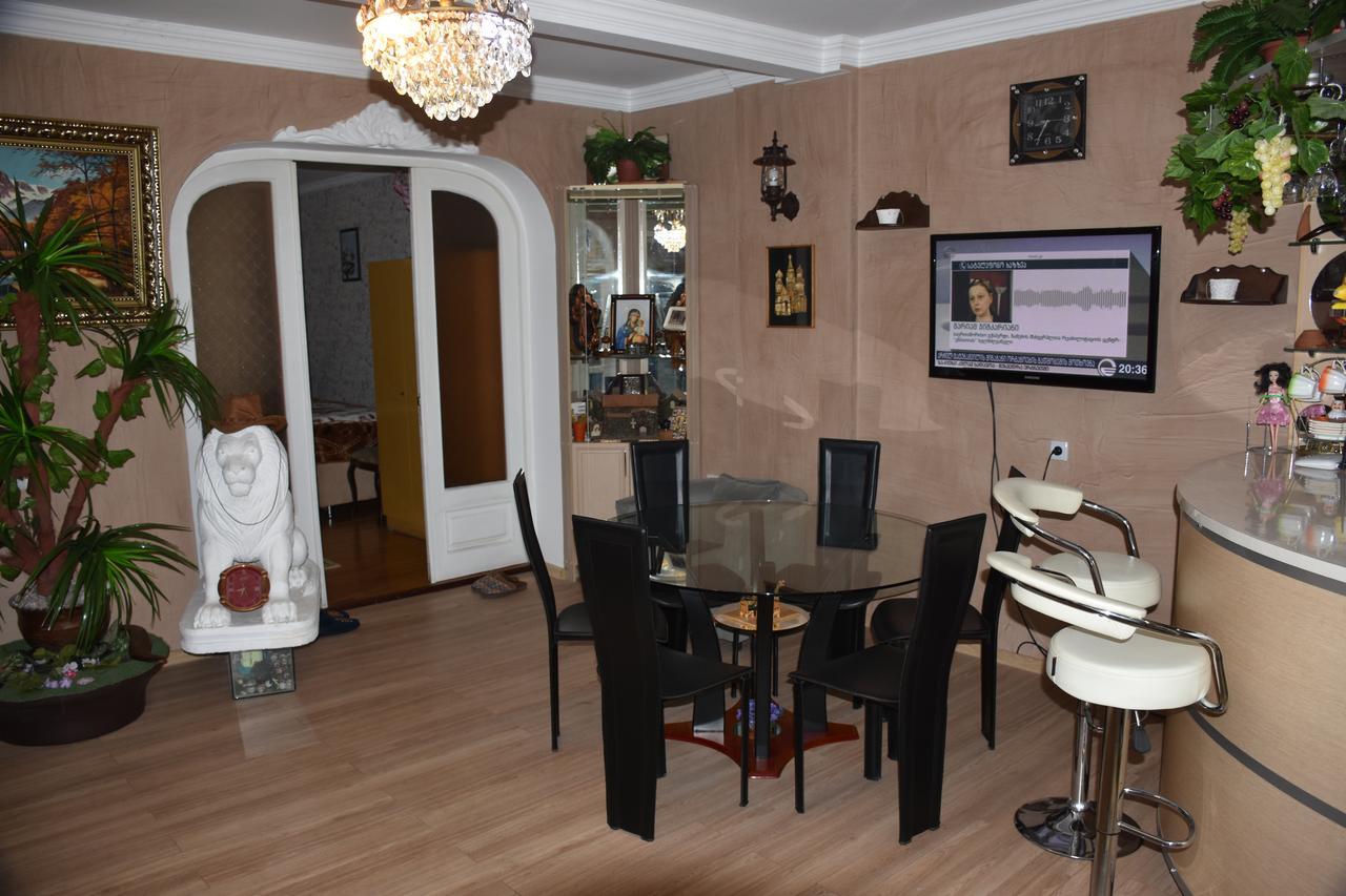 3 Room Flat In Tbilisi Luaran gambar